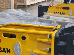 SOOSAN <b>Top</b>-Type Hydraulic Breaker SB 30 2.5-4.5 Ton Excavators Engine Motor Core Component 53mm Chisel Diameter 1 Year Warranty - Product Image 4