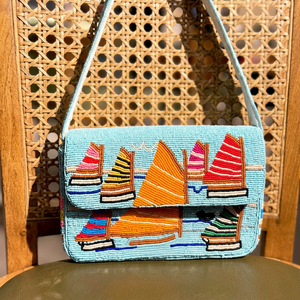 Sac à main rectangulaire en toile brodé et perlé fait main, thème Nantucket, souvenir artisanal lavable - Product Image 1