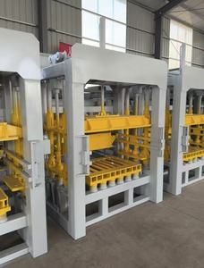 Machine bon marché de fabrication de blocs entièrement automatique, de qualité stable, avec contrôle automatique QT8-15 machine de fabrication de briques à vendre en Afrique - Product Image 4