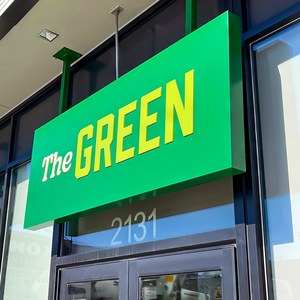 Letrero Luminoso LED Personalizado de Doble Cara para Hotel, Caja de Luz LED de Aluminio Roja para Exteriores, Letrero de Pared - Product Image 1