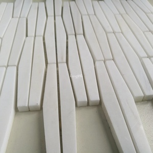 Tira de mármol blanco Precio al por mayor Azulejos Cuarto de ducha Láminas de mármol Mosaico de piedra de <span class=keywords><strong>hotel</strong></span> Mosaico de mármo - Product Image 2