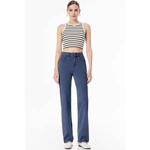 2025 Pantalons et pantalons ajustés modernes pour femmes - Product Image 5