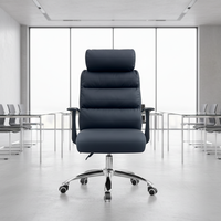 Chaise de bureau exécutive ergonomique moderne en cuir bleu foncé, hauteur réglable, accoudoirs fixes confortables, base en aluminium