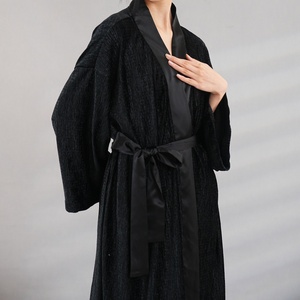 Vestaglie nere con cappuccio in peluche a tutta lunghezza per una copertura calda accappatoio personalizzato alla moda a maniche lunghe - Product Image 4