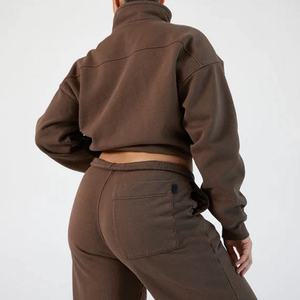 Ensemble survêtement personnalisé avec logo pour femme, sweat à capuche et pantalon de survêtement à jambes droites, molleton à demi-zip - Product Image 3