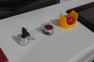 Machine de soudage laser portative 4-en-1 1500W 2000W 300W Max, soudeuse et découpeuse laser à fibre avec kit torche de nettoyage et de décapage de rouille automatique - Product Image 2