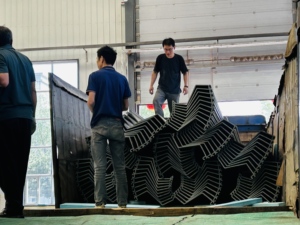 Palplanches en acier PVC esthétiques pour l'aménagement paysager et les matériaux de construction décoratifs - Product Image 4