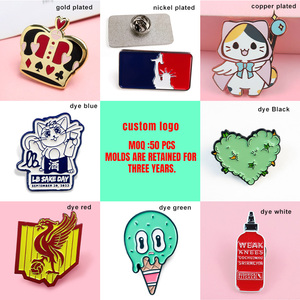 Broches personnalisées en émail pailleté Kawaii, badges métalliques mignons de mouton de dessin animé, épingles de revers agneau lune étoilée, vente en gros - Product Image 6