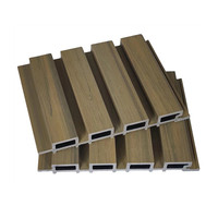 Revêtement mural WPC 219x26mm de coextrusion Colormix en relief profond