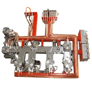 Système de canaux chauds, machine de moulage par injection plastique avec moule à béton à canaux chauds, fabrication de <span class=keywords><strong>pare</strong></span>-chocs en plastique <span class=keywords><strong>pour</strong></span> voiture, facile à entretenir - Product Image 1