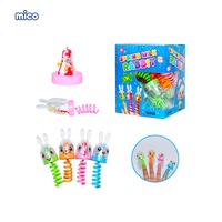 Vente chaude fraise forme fruits mamelon bonbons durs avec poudre aigre bonbons sucette pop bonbons lapin poisson crème glacée forme