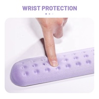 Tapis de souris de jeu ergonomique violet avec design à trous, tapis de bureau pour gamer, tapis de clavier en mousse à mémoire de forme pour le bureau et la maison
