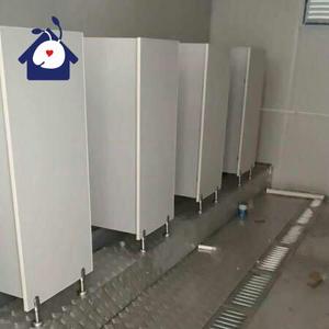 Système de ventilation de sol antidérapant pour toilettes à conteneur portable haut de gamme - Product Image 1