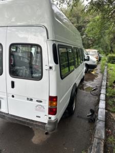 中古フォードトランジット17人乗り乗用車ミニバス - Product Image 3