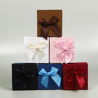 Cajas de Regalo Cuadradas Rígidas Reciclables de Lujo Personalizadas con Logotipo UV, Cinta de Mariposa y Tapa Creativa con Base para Joyería