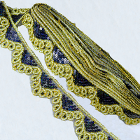 Tissu en dentelle bon marché d'usine, tissu en polyester pour la couture, filet décoratif, broderie, sequins triangulaires, dentelle à sequins, bordure de dentelle de 4,5 cm de large