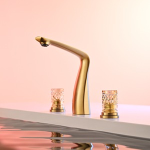 <span class=keywords><strong>Robinet</strong></span> <span class=keywords><strong>de</strong></span> lavabo à trois trous à double poignée en laiton <span class=keywords><strong>de</strong></span> style européen français, finition or brossé vintage, <span class=keywords><strong>col</strong></span> <span class=keywords><strong>de</strong></span> <span class=keywords><strong>cygne</strong></span>, eau chaude et froide - Product Image 4