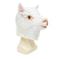Masque en plastique d'alpaga créature mythique, festif, humoristique et hilarant, idéal pour les fêtes, les farces et le streaming en ligne.