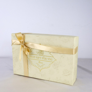 Sang trọng cứng nhắc các tông Quà Tặng nắp và cơ sở vuông hộp giấy lễ hội hộp quà tặng với Matt Cán dập nổi miếng bọt biển lót - Product Image 2