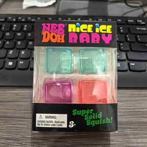 Juguete Sensorial Antiestrés en Forma de Cubo para Bebés, Juguete de Compresión con Sonido, Juguete Promocional - Product Image 1