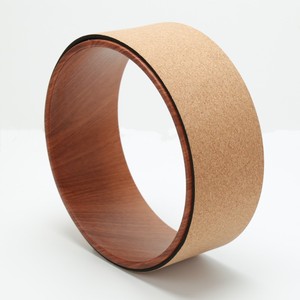 Rueda de Yoga Premium de Corcho con Impresión Personalizada, Portátil, Duradera, Ecológica, de Marca Privada, con Ruedas de ABS - Product Image 1