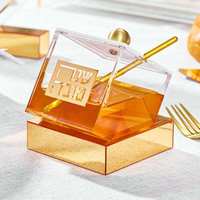 Luxuriöse Neigbare Acryl-Honigschale mit Goldbasis, Deckel und Löffel, 3mm, Modern, Rosh Hashanah Lucite Honigschale zur Präsentation von Judaica-Artikeln, Poliert