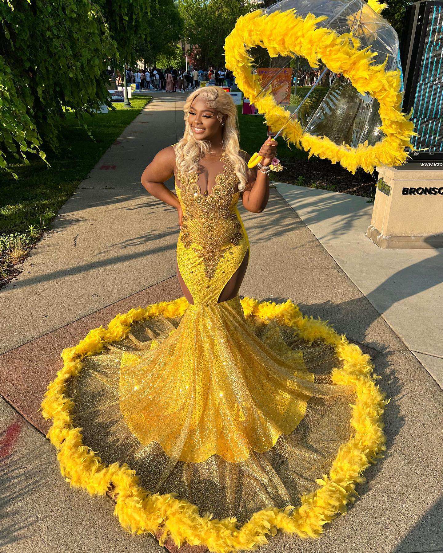 Gold Princess Prom Dresses 2025 New Styles Elegant