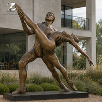 Sculpture de couple de danseurs de ballet en bronze grandeur nature, statue figurative moulée à la main sur mesure pour la décoration extérieure de jardins, d'hôtels et d'espaces publics