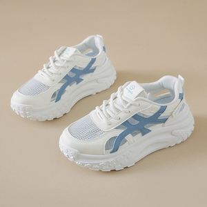 Zapatillas deportivas casuales para mujer, estilo coreano, con suela gruesa y diseño hueco, modelo 2026, color blanco, para verano. - Product Image 3