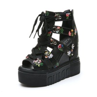 Nouvelles sandales à plateforme compensée à bout ouvert, imprimées de fleurs, décontractées, à talons pour femmes