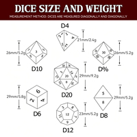 Lot de 7 dés polyédriques en métal violet avec motif rose blanche pour jeux de rôle sur table (TRPG) et jeux de société (COC)