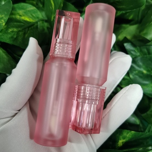 CY007独特的全粉色4毫升空唇彩管定制透明磨砂唇彩管包装液体口红容器 - Product Image 5