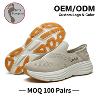 Sneakers Casual da Uomo Slip-On Traspiranti in Maglia con Ammortizzazione EVA e Punta Larga, Personalizzabili OEM ODM con Logo, Ideali per l'Estate, MOQ Basso 100 Paia