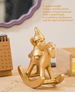 Resina adorna la estatua con lindos caballeros y enanos montando caballos. Un regalo de Gnomo para los amantes de los caballos Artesanías de resina - Product Image 4