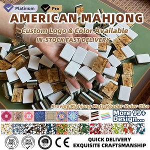 Ensemble de Mahjong américain exclusivement conçu avec une finition en résine à grain de bois, 160 tuiles de Mahjong en acrylique personnalisées pour les rassemblements familiaux - Product Image 1
