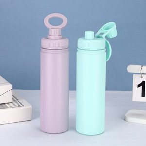 ขวดน้ำเล่นกีฬาสำหรับผู้ชายและผู้หญิงขวดน้ำพร้อมห่วงแม่เหล็ก MagSafe ที่ยึดโทรศัพท์มือถือ - Product Image 1