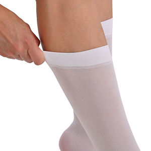 Chaussettes de soutien Toby pour femmes, chaussettes de compression blanches de longueur moyenne pour un usage quotidien - Product Image 3