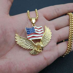 Yunnique – collier avec pendentif aigle en acier inoxydable plaqué or, design drapeau américain, bijoux cadeau unisexe - Product Image 5