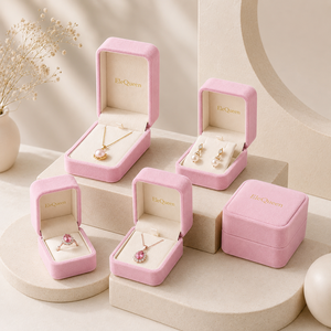 Cajas de Joyería de Terciopelo Verde Sostenible, Juego de Varios Tamaños, Material de Terciopelo Suave para Suministro a Granel a Largo Plazo - Product Image 1