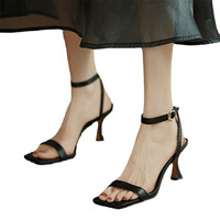 Sandales à bout ouvert pour femmes, vente en gros directe d'usine, sandales à bout carré, sandales de créateurs pour femmes