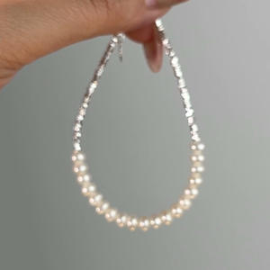 Collier en argent pur S925 avec quatre perles synthétiques, design élégant et chaîne de clavicule, ensemble de bijoux fins Y00137 - Product Image 4