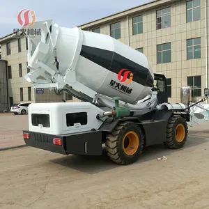 Camion malaxeur à béton à chargement automatique Camion malaxeur à tambour à chargement automatique Bétonnière 3cbm