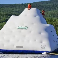 Toboggan flottant gonflable en bâche PVC de 0,9 mm avec logo et couleurs personnalisés, taille pour parc aquatique, tour d'escalade sur glace