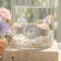 Montre de luxe Scottie 9745 pour femme, cadran doré, bracelet incrusté de diamants, affichage simple, mouvement à quartz, verre minéral