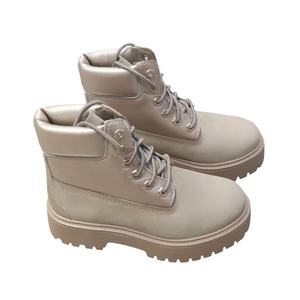 รองเท้าเดินป่าหนังแท้สไตล์สตรีทแฟชั่นสีเงิน  ใส่สบาย กันลื่น ระบายอากาศได้ดี ซับในตาข่าย เหมาะกับทุกฤดู รองเท้าเพื่อความปลอดภัย - Product Image 1