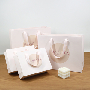 Sac <span class=keywords><strong>en</strong></span> papier promotionnel de luxe personnalisé avec logo coloré, poignée <span class=keywords><strong>en</strong></span> ruban, pour vêtements et chaussures - Product Image 5