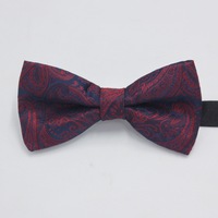 Herren-Fliege für Trauzeugen, koreanische Version, britischer Stil, rot-schwarz, einlagig, Leder, individuell anpassbares Logo, Jacquard-Muster