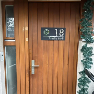 ป้ายเลขที่บ้านอะคริลิคแบบ3D ตามต้องการตัวเลขลอยตัวสีดำและสีทองพร้อมที่อยู่ - Product Image 4