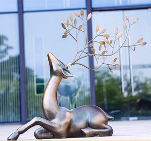 Escultura de Ciervo de Bronce en Posición Acostada, Venta Directa de Fábrica en China - Product Image 1