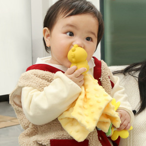 Couverture de confort Kean et jouet de dentition pour bébés de 3 mois et plus, en silicone de qualité alimentaire, avec étiquettes, apaisant et en forme de marionnette - Product Image 2